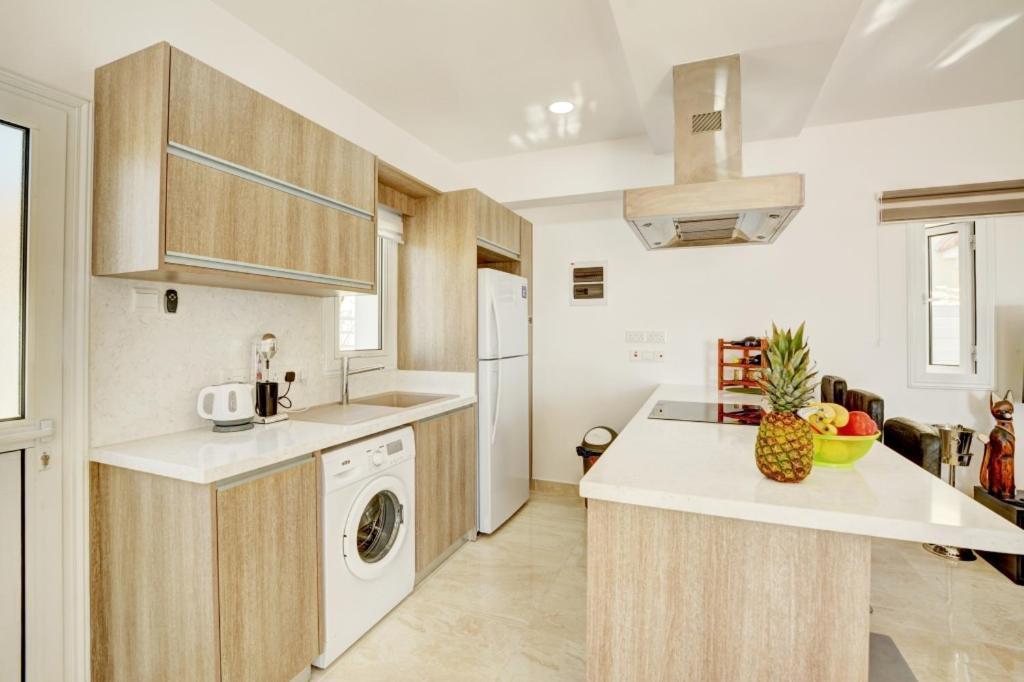 Villa Mario - 2Min Walk From Kapparis Beach Paralimni Exterior photo