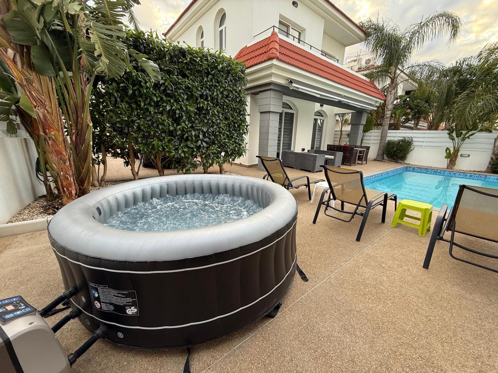 Villa Mario - 2Min Walk From Kapparis Beach Paralimni Exterior photo